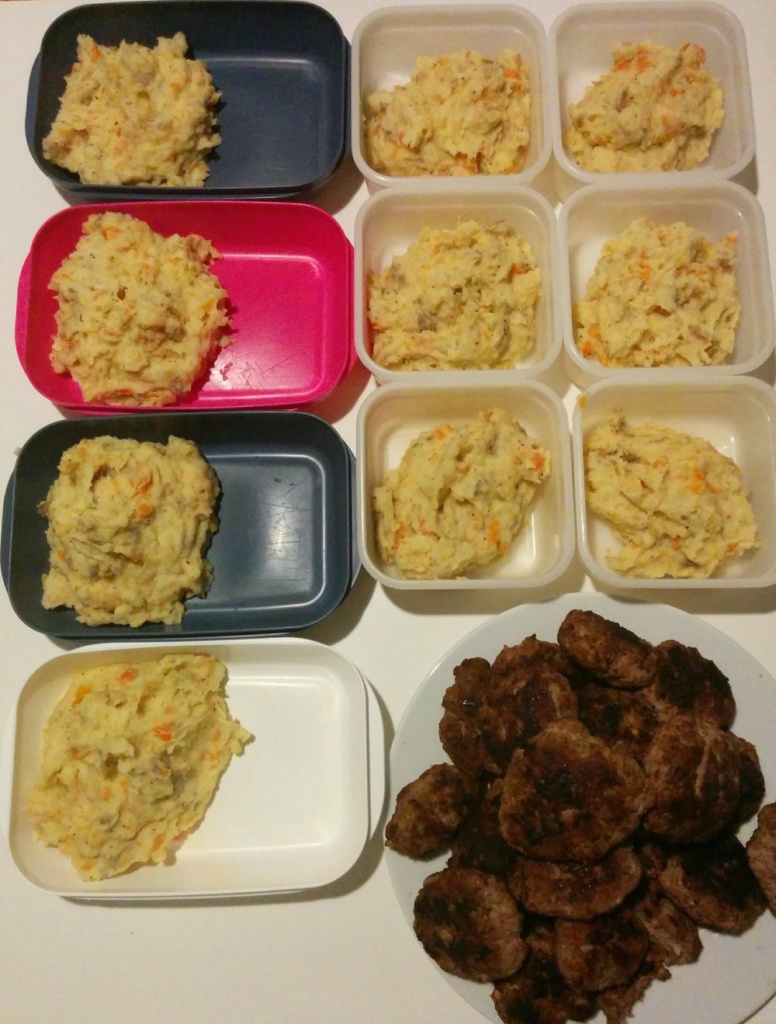 Supergod husmanskost när den är som bäst. Smakrika pannbiffar med potatismos och svampsås. Servera gärna med ditt favorittillbehör; tunnskivad inlagd gurka, gelé eller lingon.